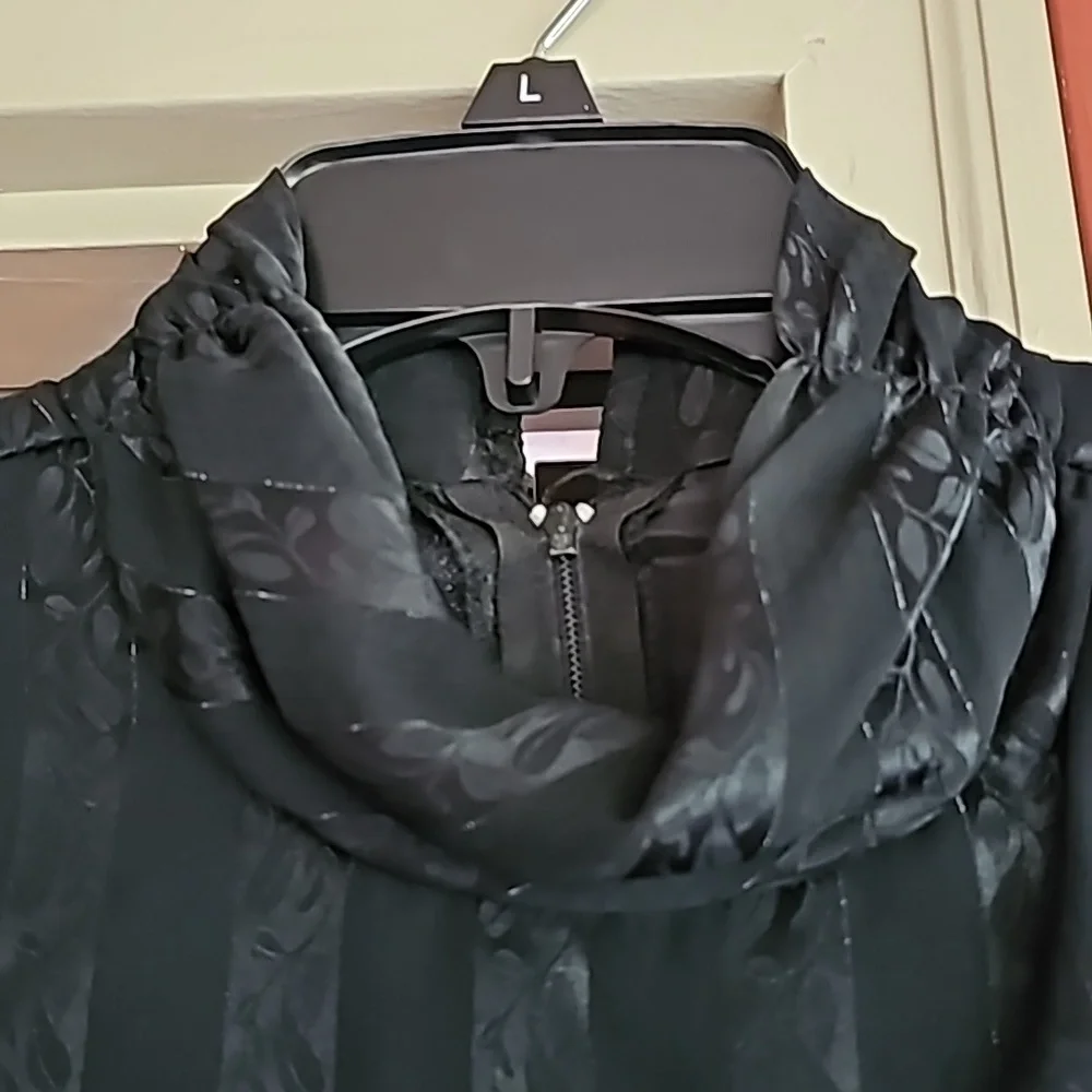 Dress - Picture 3 of 15